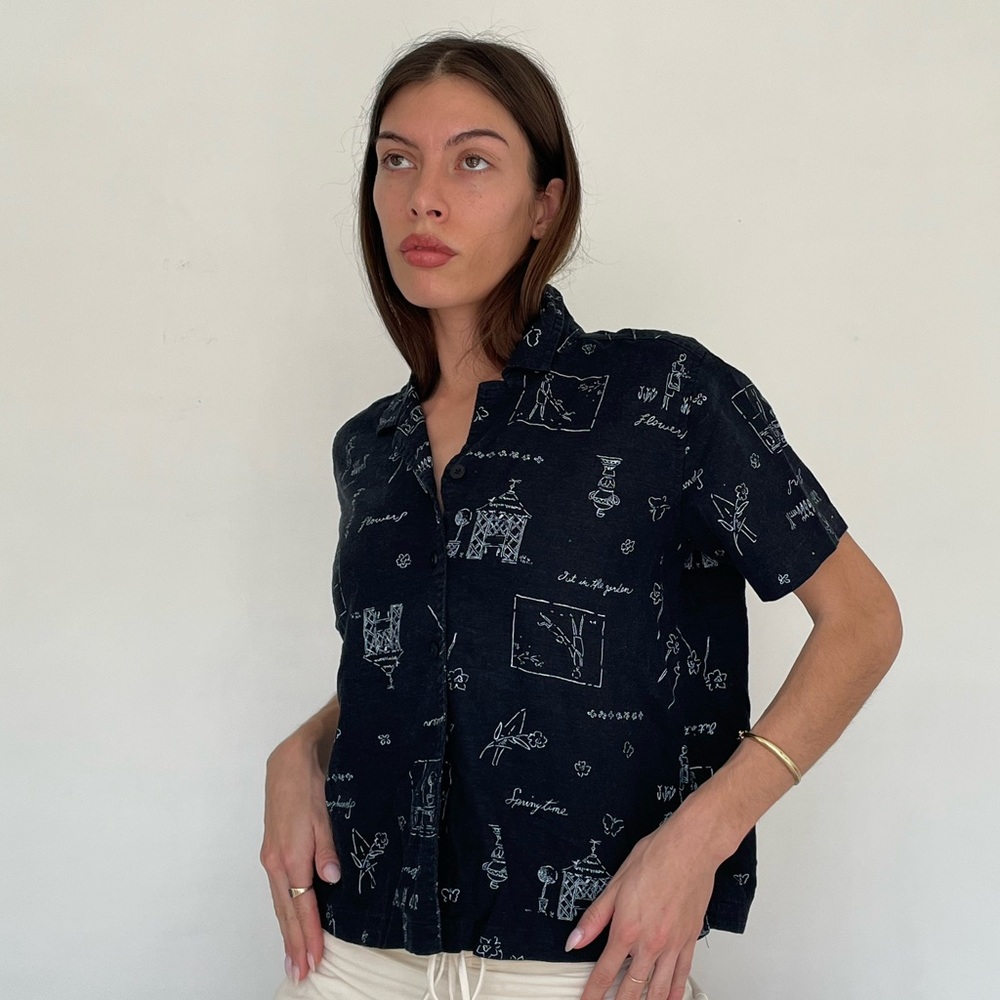 vintage women’s black linen flower garden blouse.